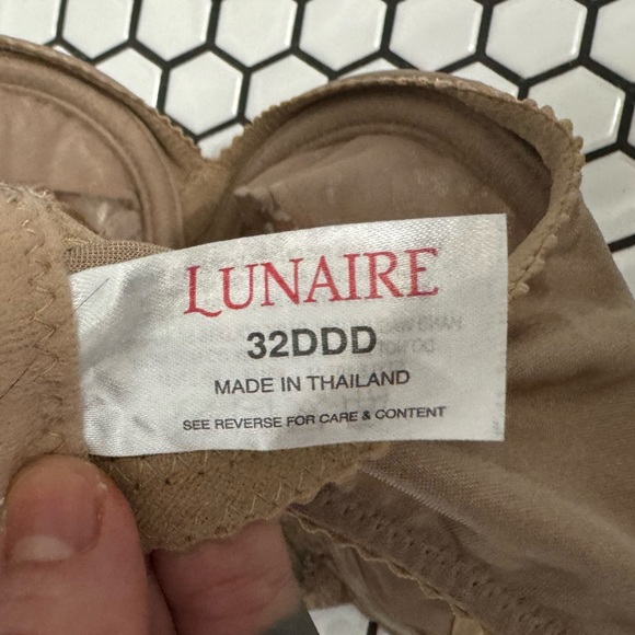 Lunaire lace underwire bra size 32DDD - Picture 3 of 3